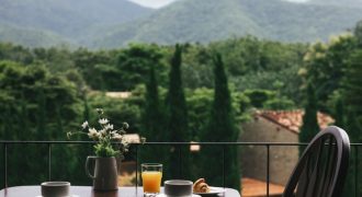 Eastern WA Riverfront Restaurant & Bar